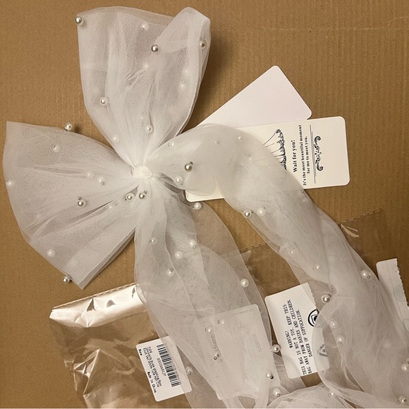 Bow Veil White Tulle - Picture 2 of 6